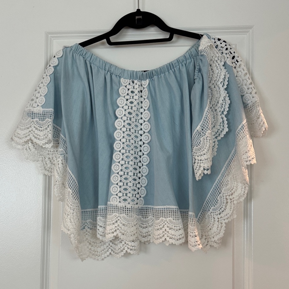Charlotte Russe Blue and White Lace Trim Women's Top